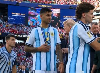 Romero nije htio pružiti ruku Trumpu, prevario si nas, rekao si da smo prvaci: Pogledajte neugodnu scenu (VIDEO) Romero nije htio pružiti ruku Trumpu: Pogledajte neugodnu scenu (VIDEO) - featured image