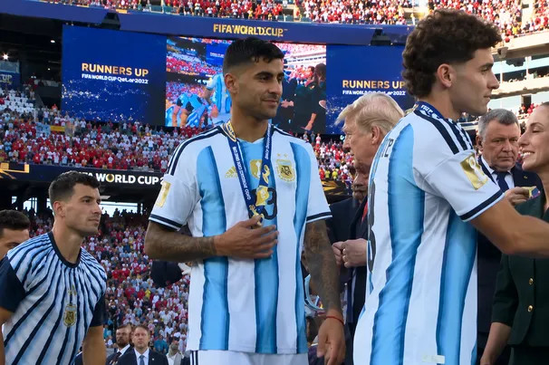Romero nije htio pružiti ruku Trumpu: Pogledajte neugodnu scenu (VIDEO) - featured image Romero nije htio pružiti ruku Trumpu: Pogledajte neugodnu scenu (VIDEO) - featured image