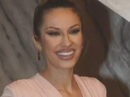 Udaje se Rada Manojlović: Pjevačica najavila svadbu, ali i dolazak bebe, niko srećniji od njenog oca Udaje se Rada Manojlović: Pjevačica najavila svadbu, ali i dolazak bebe, niko srećniji od njenog oca - featured image