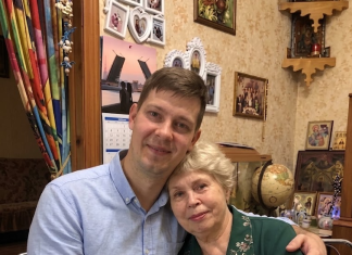 Nakon 10 godina bez dece, svekrva je zahtevala da se moj muž razvede od mene i oženi drugom ženom. Čekala sam da se složi s njom, ali je njegov sledeći potez iznenadio sve.