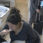 Vratio sam se kući potpuno neočekivano u novogodišnjoj noći, nestrpljiv da iznenadim svoju suprugu i prvi put uzmem u naručje našeg tek rođenog sina. Vratio sam se kući potpuno neočekivano u novogodišnjoj noći, nestrpljiv da iznenadim svoju suprugu i prvi put uzmem u naručje našeg tek rođenog sina. - featured image
