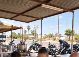 Četvorica motorista naručila su hranu u malom restoranu pored puta, a zatim otišla ne plativši račun jer su mislila da im siromašna starica, vlasnica restorana, ne može ništa učiniti. Ali ti muškarci nisu mogli ni zamisliti s kim su se zapravo zakačili. 😳 Četvorica motorista naručila su hranu u malom restoranu pored puta, a zatim otišla ne plativši račun jer su mislila da im siromašna starica, vlasnica restorana, ne može ništa učiniti. Ali ti muškarci nisu mogli ni zamisliti s kim su se zapravo zakačili. 😳 - featured image
